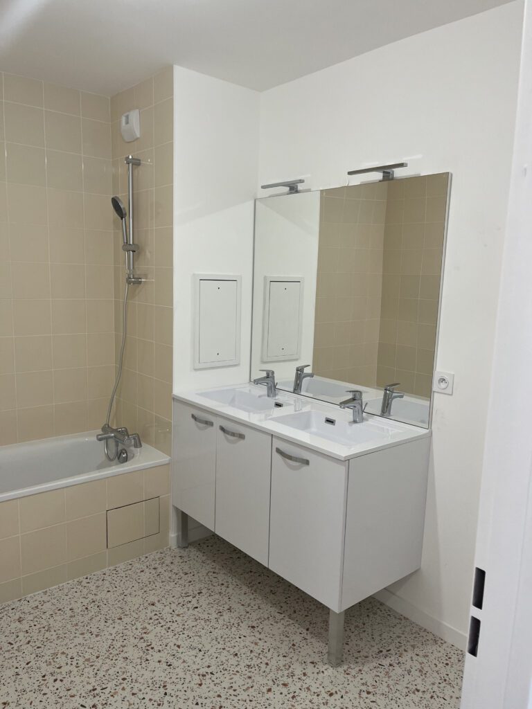 20241128_085451748_iOS