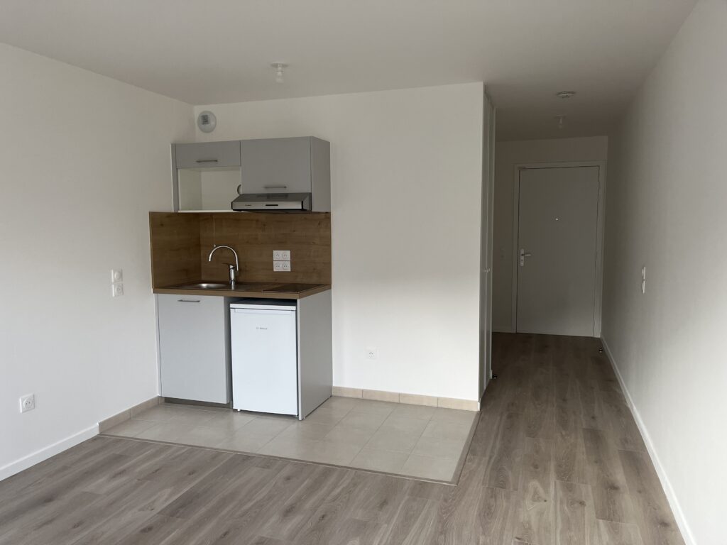 20251204_143617556_iOS