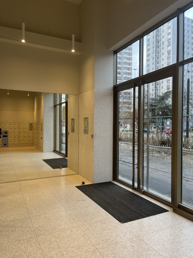 20251204_150615343_iOS